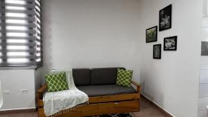 optimized-sala-estar-apartamento-verde-natura