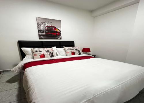 resized-dormitorio-principal-apartamento-vino-rosso